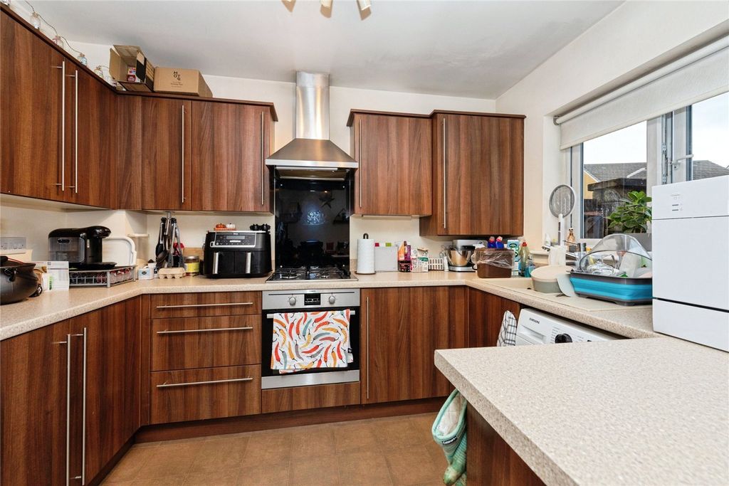 Property photo 2 of 19 Picture No. 14