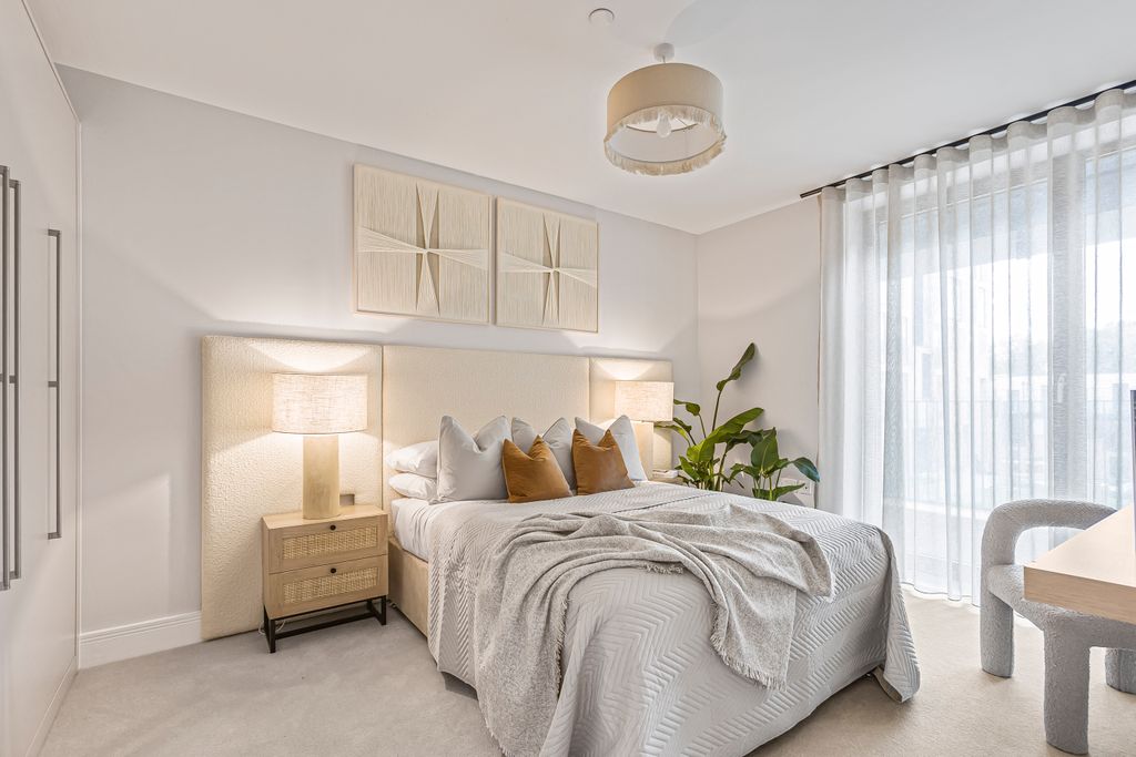 Property photo 3 of 8 Show Home