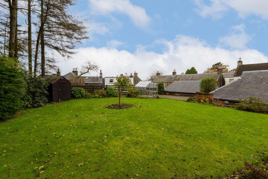 Property photo 2 of 24 Rear Garden