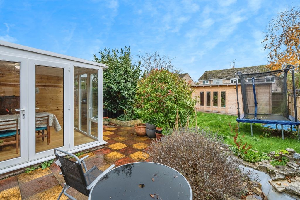 Property photo 2 of 17 Photo