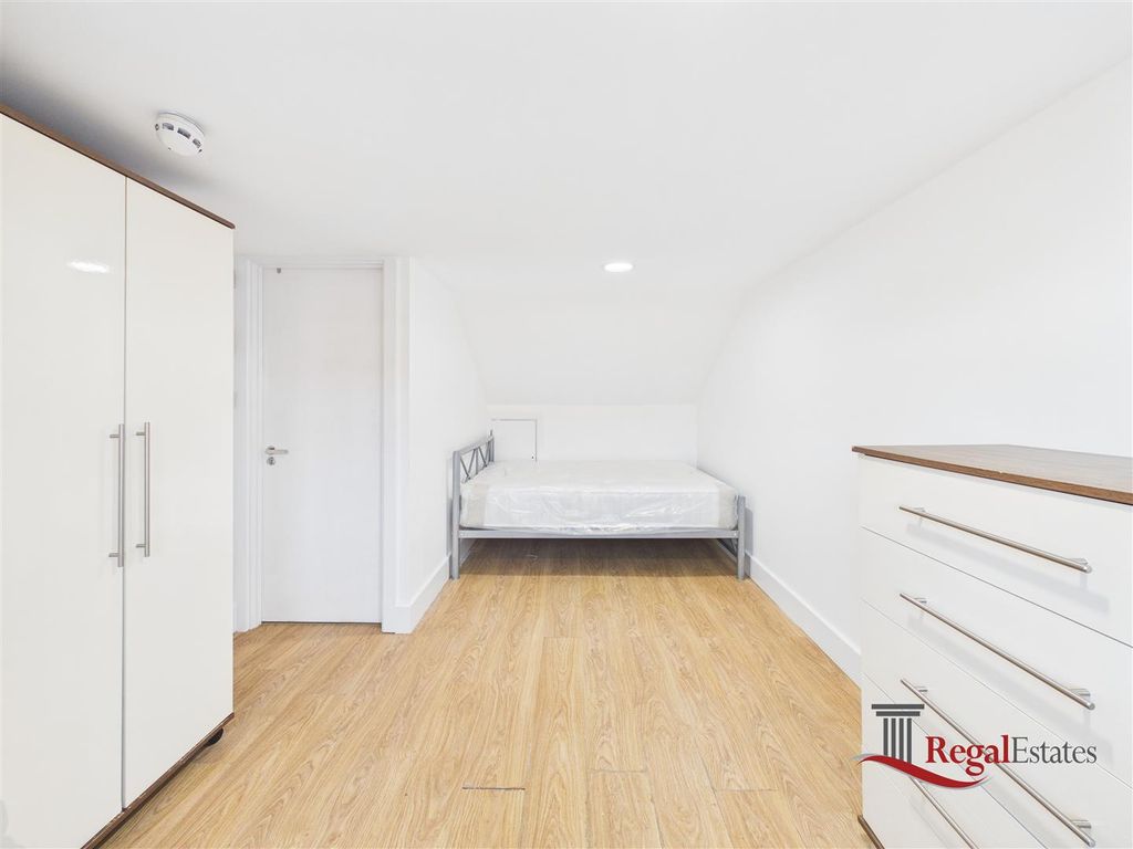 Property photo 1 of 5 Cam02489G0-Pr0264-Still001.Jpg