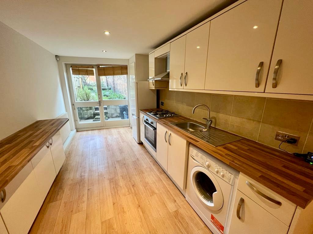 Property photo 2 of 16 Kitchen