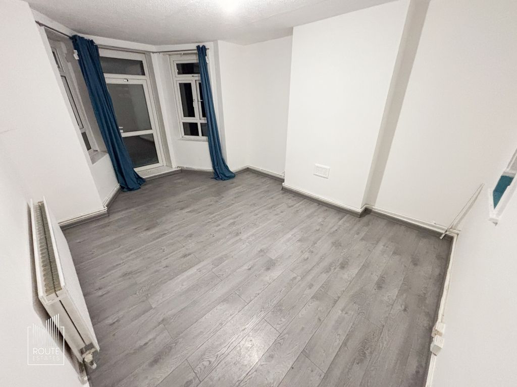 Property photo 2 of 12 Photo 9