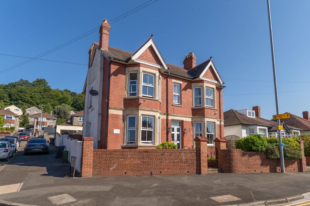 Property photo 1 of 31