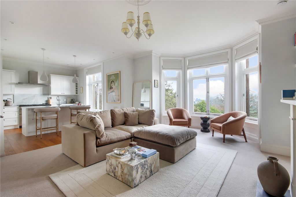 Property photo 3 of 21 Kitchen/Reception Rm