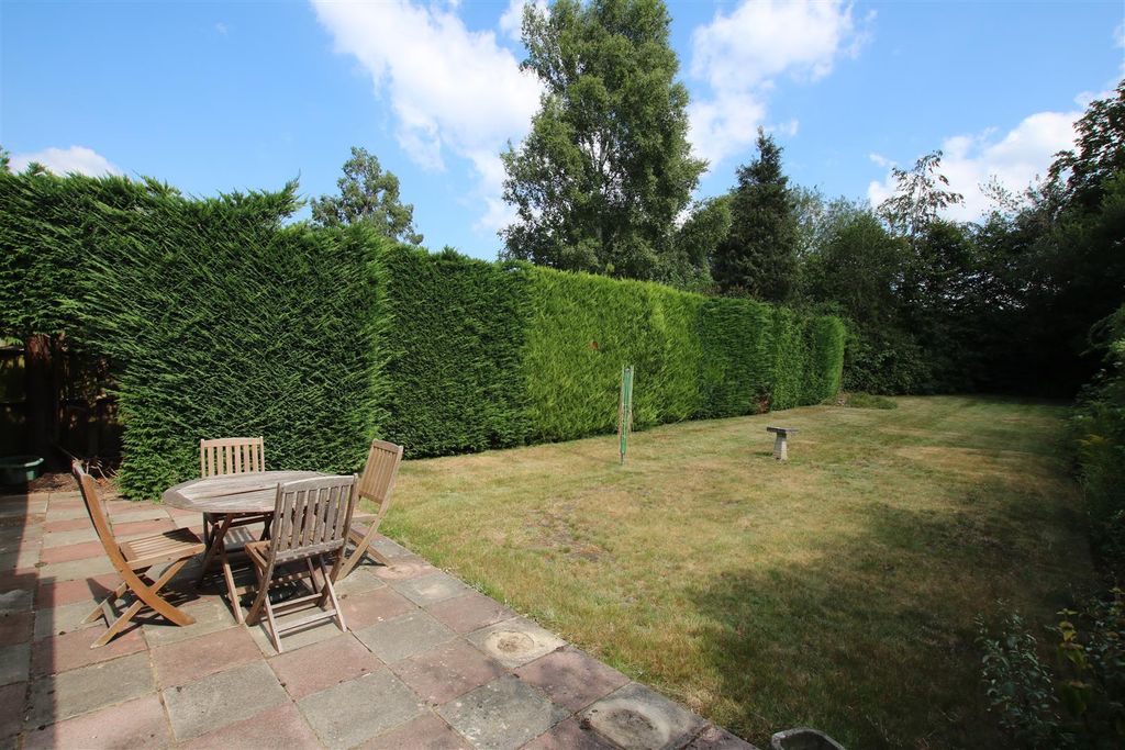 Property photo 2 of 13 Gdn.Jpg