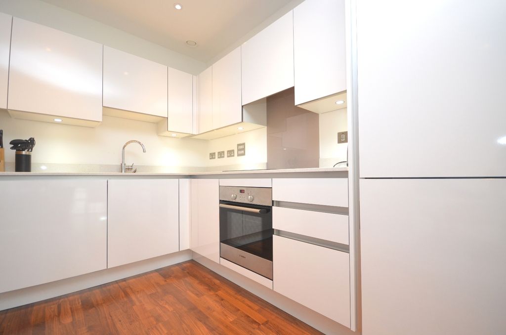 Property photo 3 of 6 Kitchen