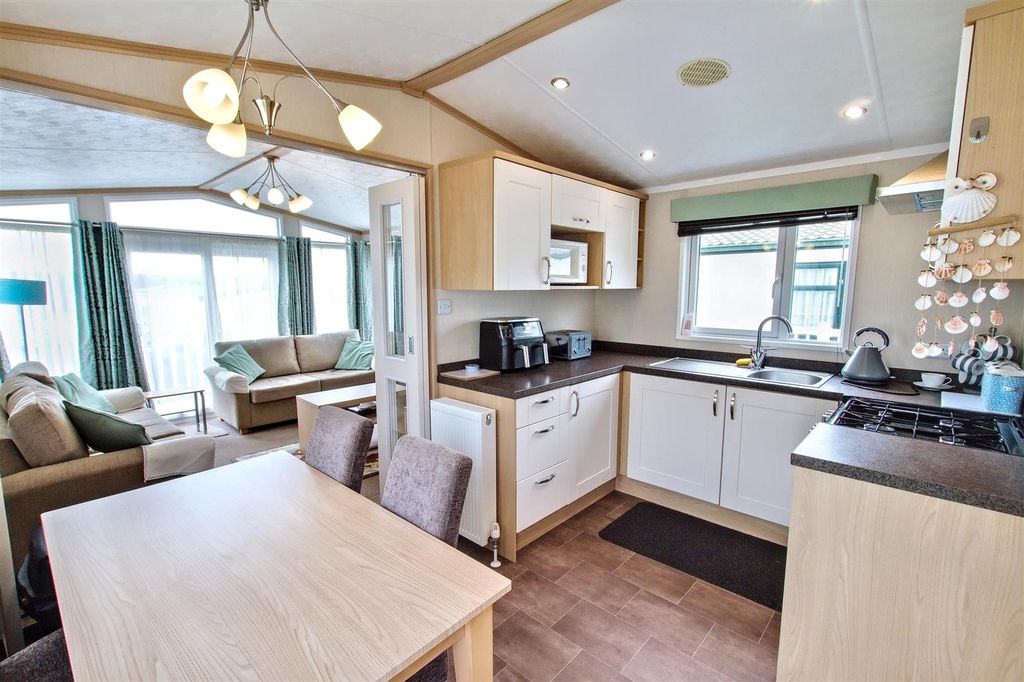 Property photo 3 of 24 Kitchen/Diner