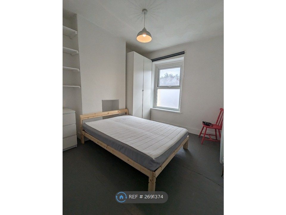 Property photo 1 of 14 Bedroom Available