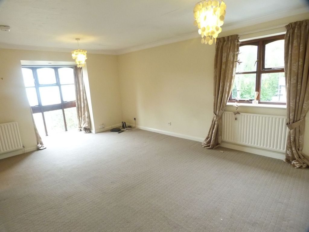 Property photo 3 of 5