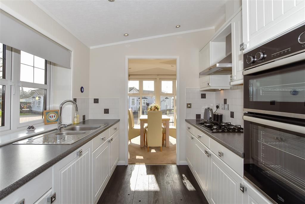 Property photo 3 of 8 Kitchen