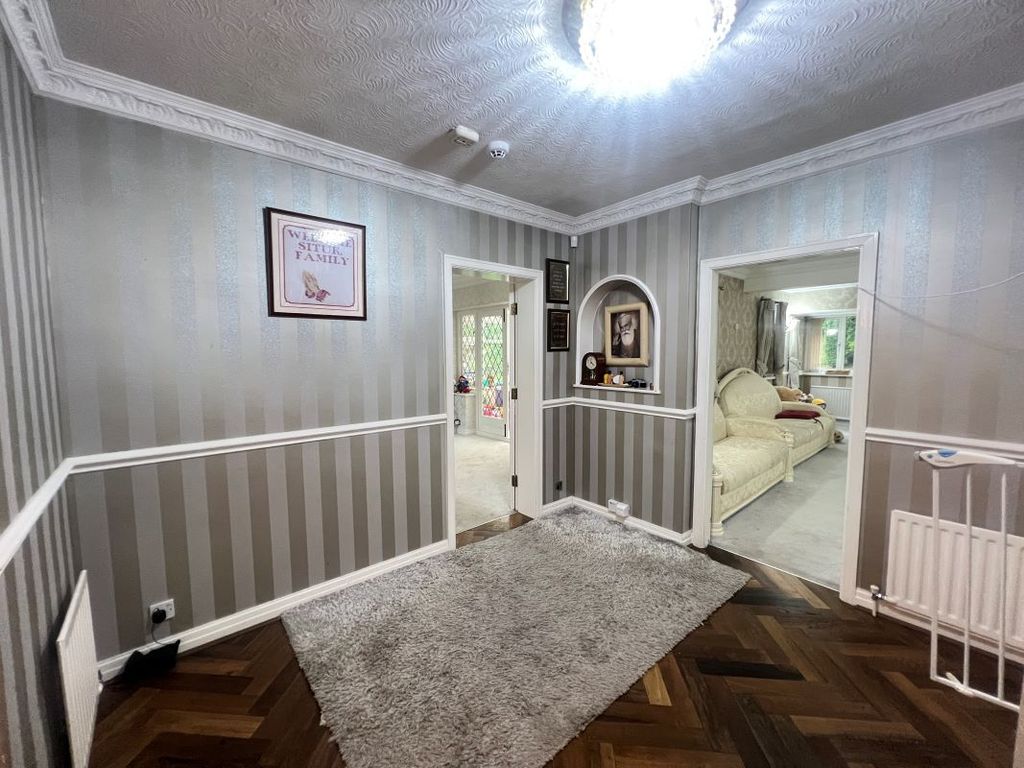 Property photo 3 of 36