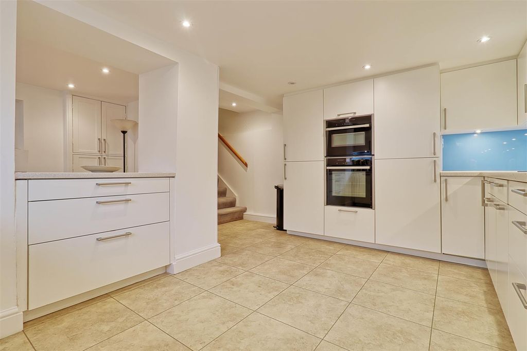 Property photo 3 of 23 Kitchen 2.Jpg