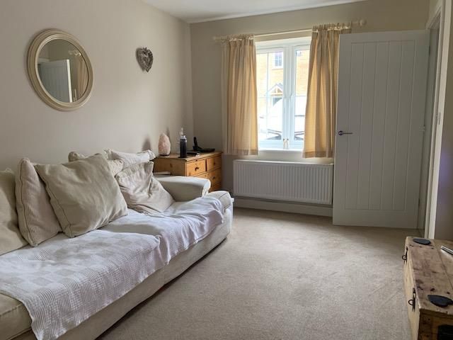 Property photo 3 of 11 Living Room