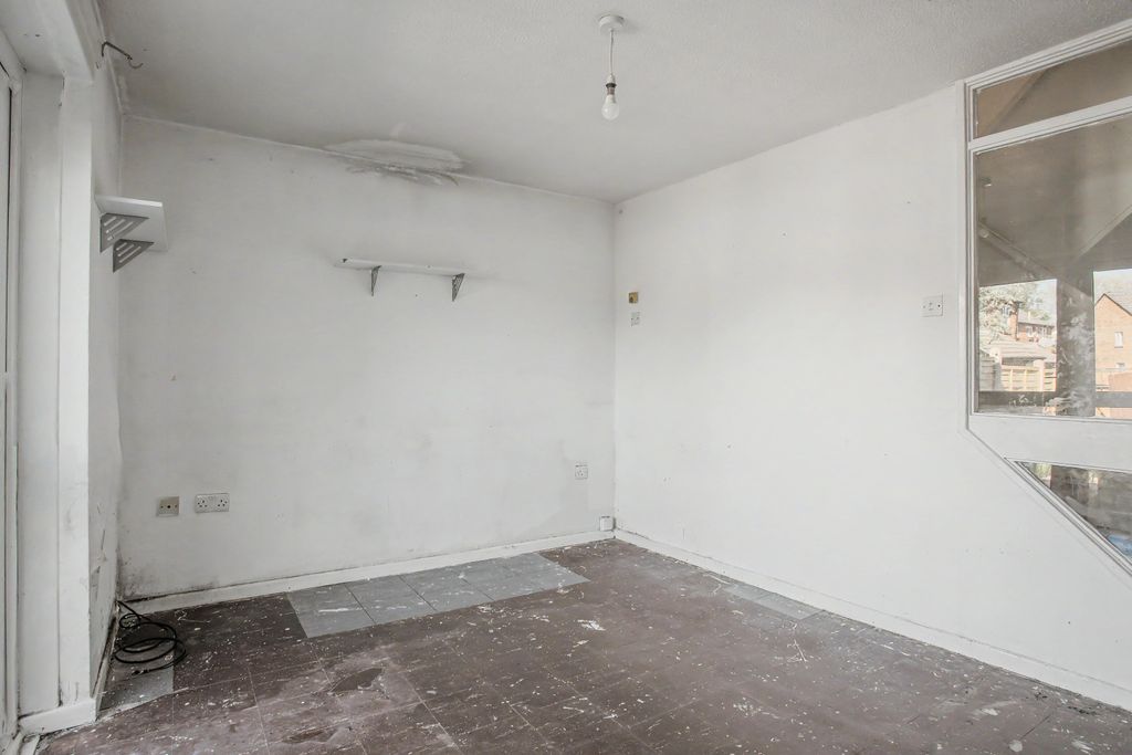 Property photo 3 of 19 15 Bowlingfield, Ingol, Preston, Lancashire, Pr2 7Dd