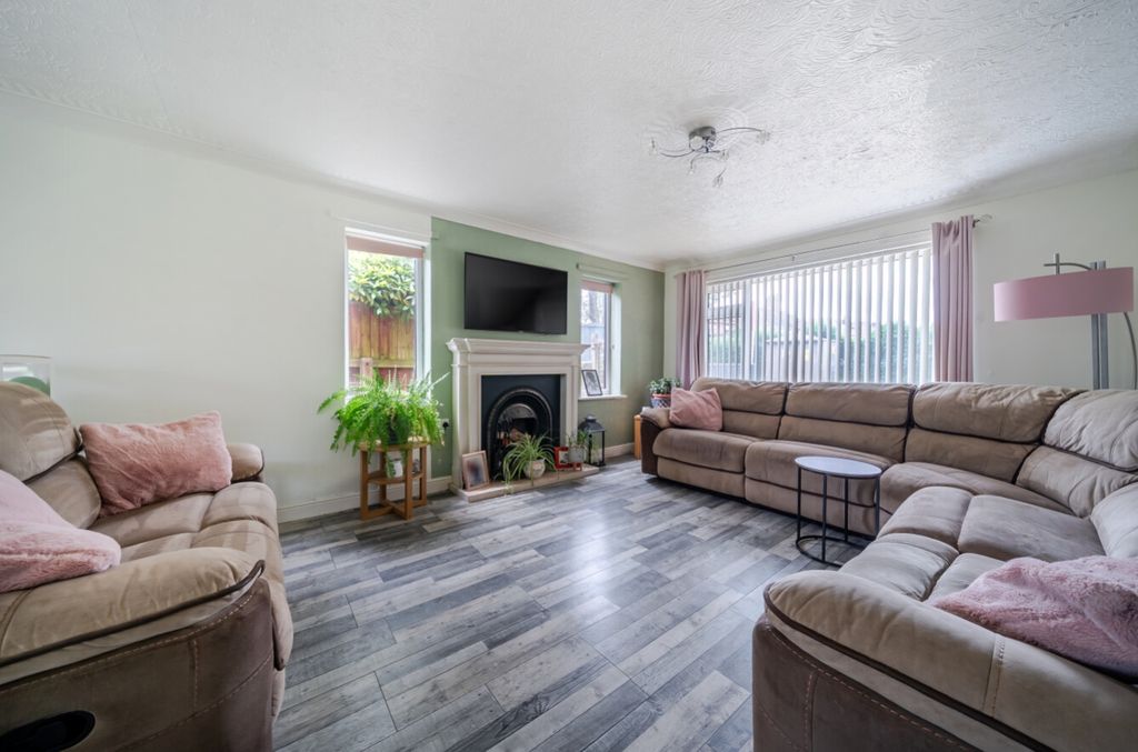 Property photo 3 of 22 1470490-12-6A21841d5114E