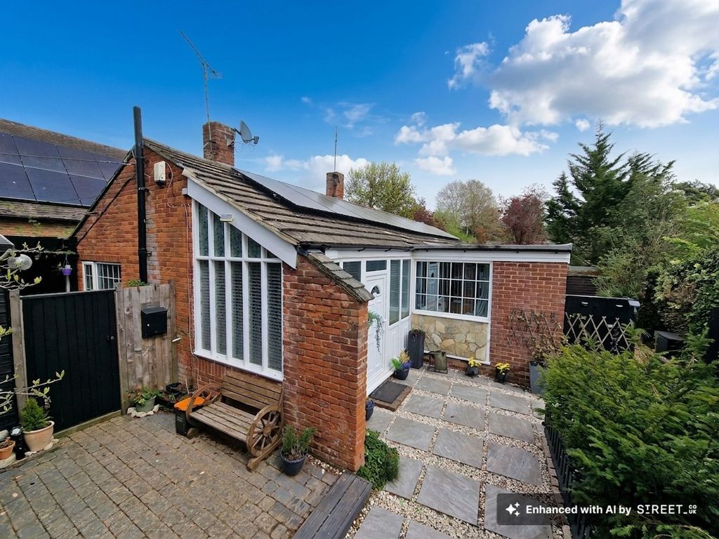 Property photo 2 of 25