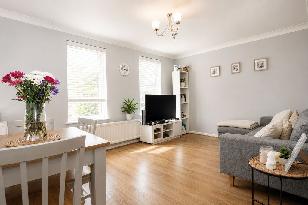 Property photo 2 of 9 5136903