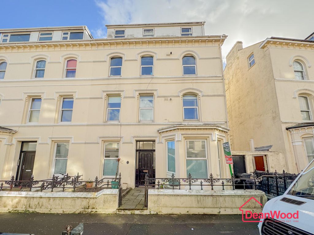 Property photo 2 of 11 Front (Exterior)