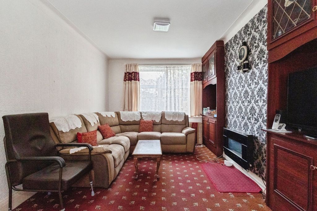 Property photo 2 of 19 Pbox-Img.Jpg