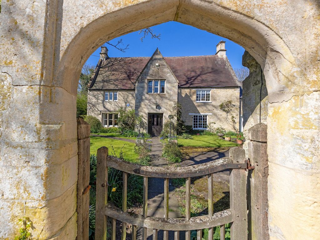 Property photo 1 of 49