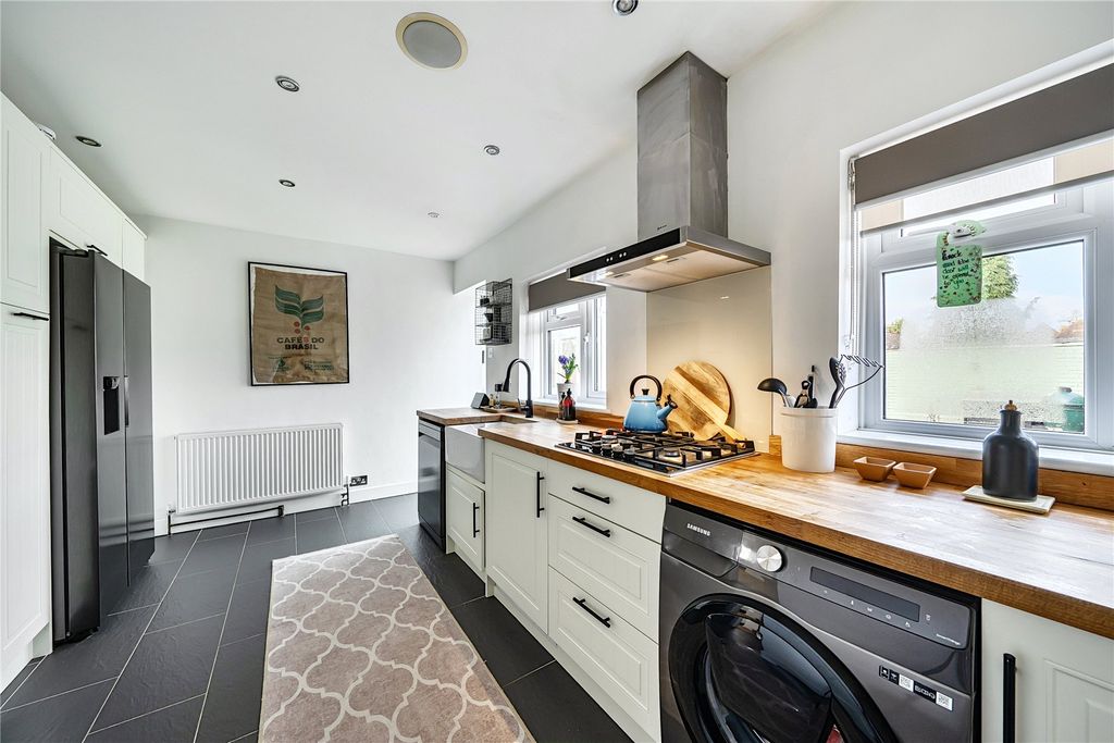 Property photo 3 of 19 Picture No. 23