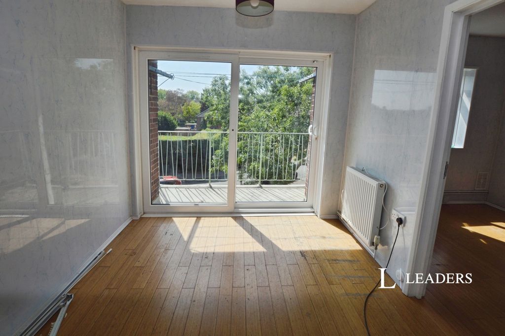 Property photo 2 of 8 Pbox-Img.Jpg