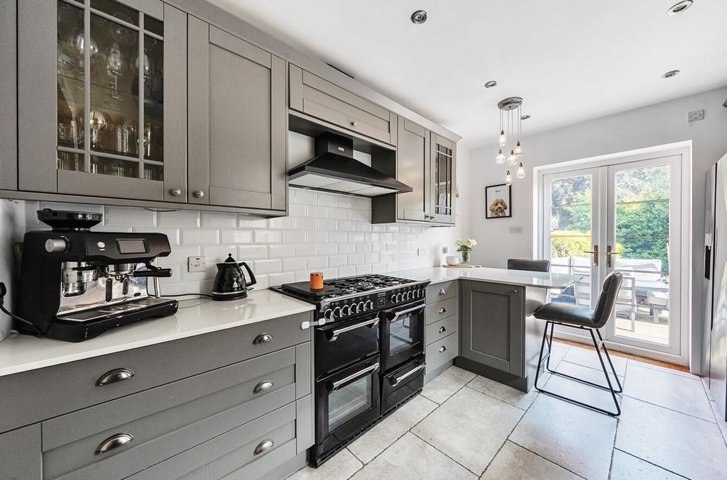 Property photo 2 of 20 1325461-6-68758Bb...