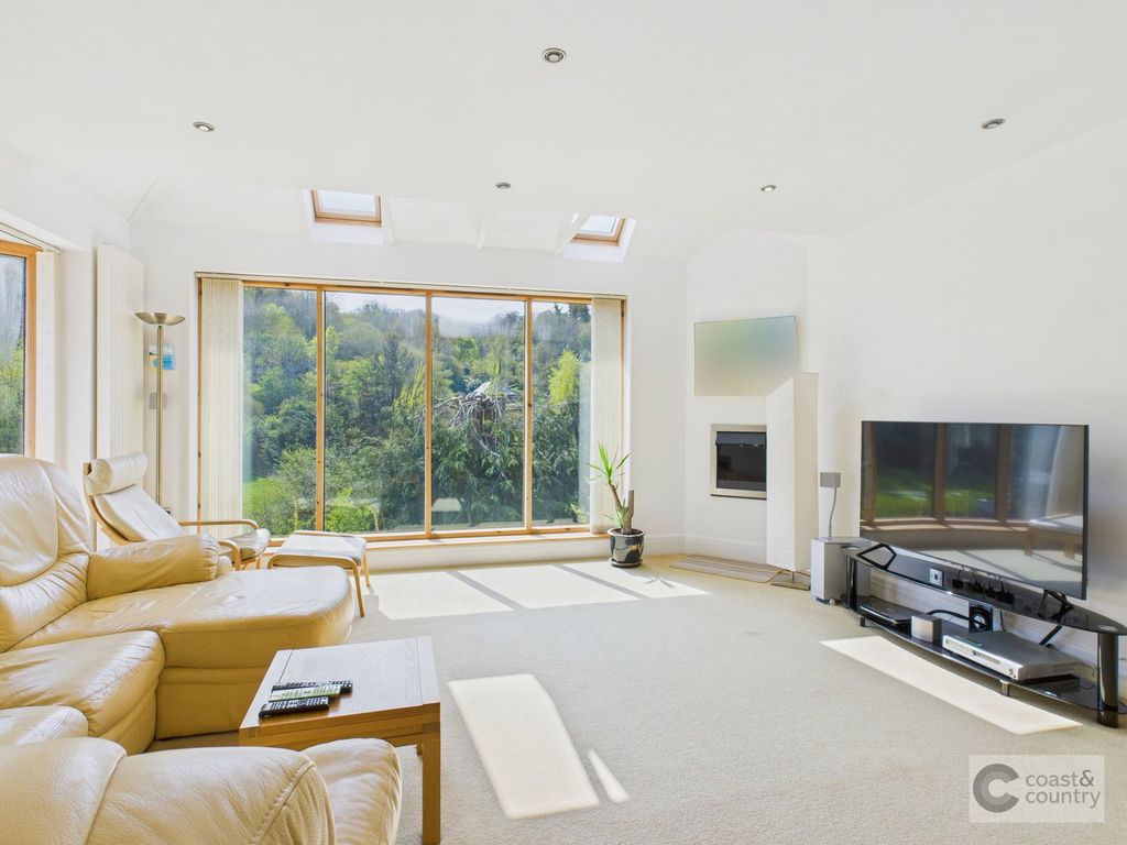 Property photo 3 of 35