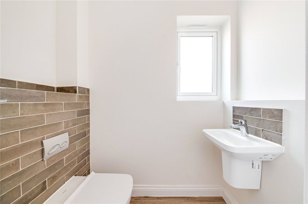 Property photo 3 of 26 WC