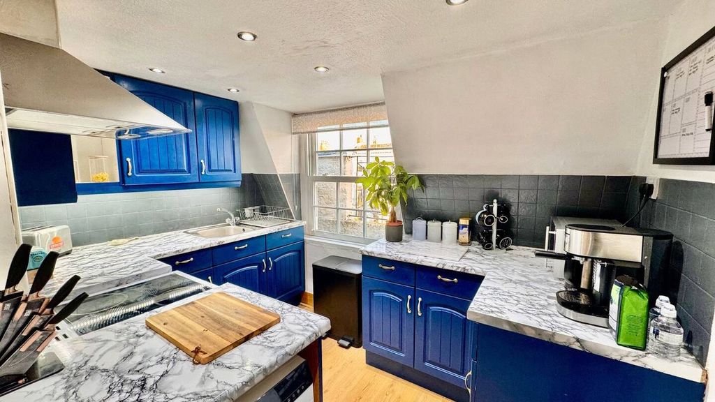 Property photo 3 of 11 Picture No. 22