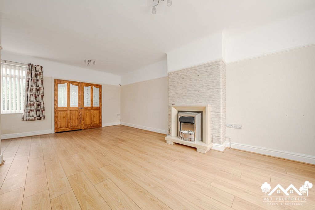 Property photo 3 of 25