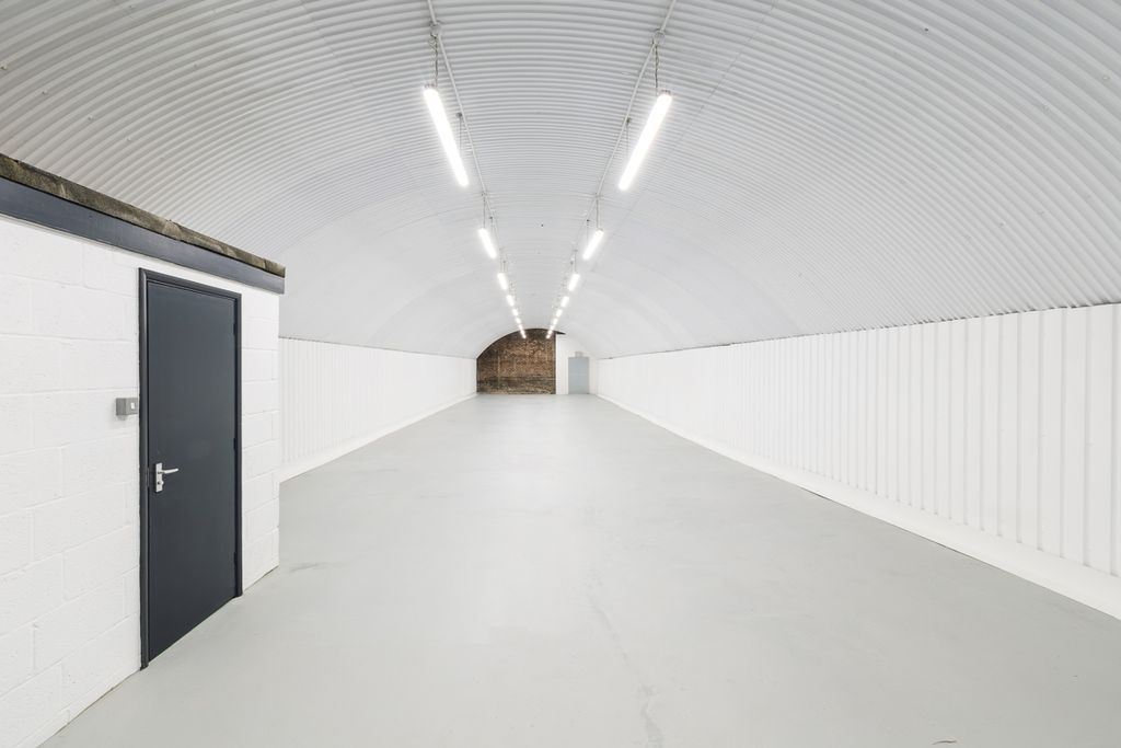 Property photo 2 of 2 An Empty Arch With White Lining