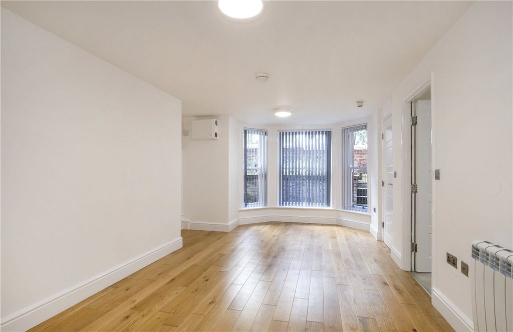 Property photo 2 of 6 Picture No. 06