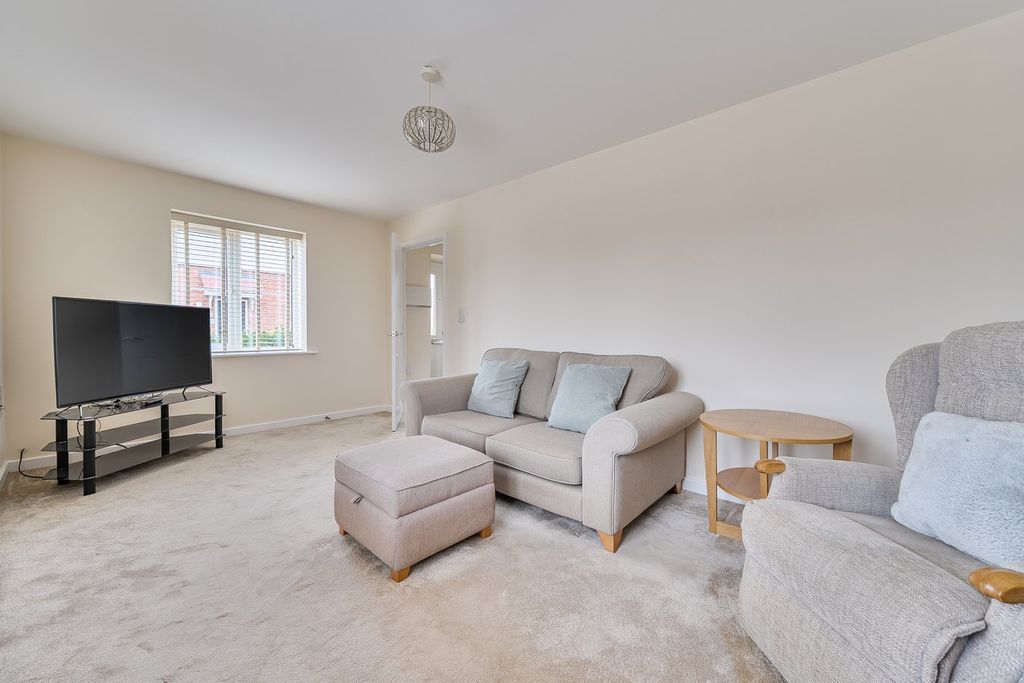 Property photo 2 of 20