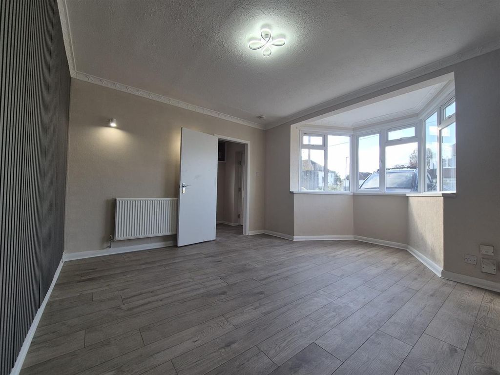 Property photo 2 of 16 Whatsapp Image 2026-04-13 At 16.00.46 (1).Jpeg