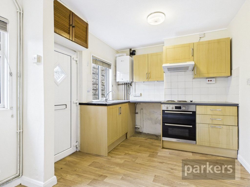 Property photo 2 of 18 Kitchen