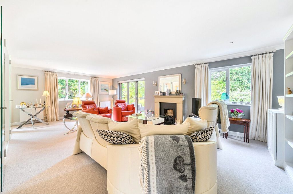 4 bed detached house for salePinefields Close, West Hill, Ottery St. Mary, Devon EX11 photo 4