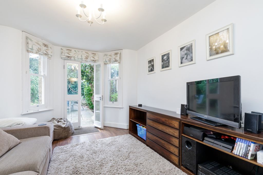 Property photo 2 of 17
