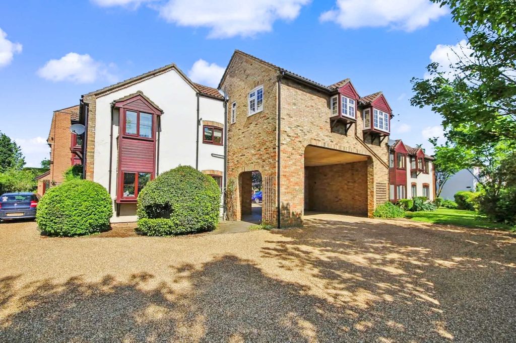 Property photo 1 of 10