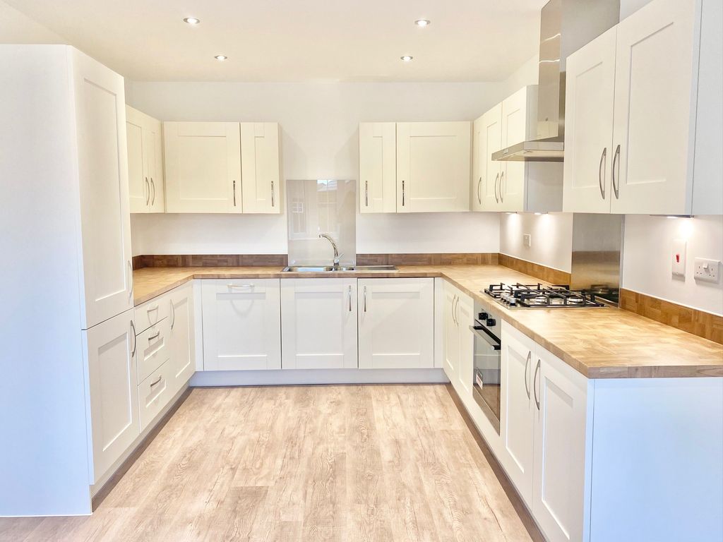 Property photo 2 of 15 Kitchen