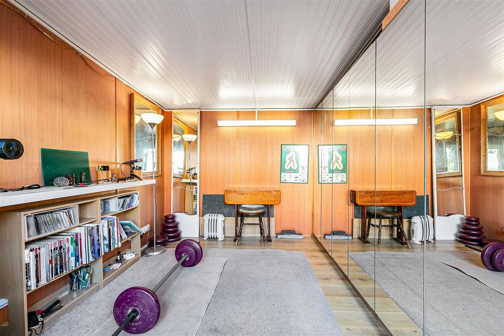 Property photo 3 of 30