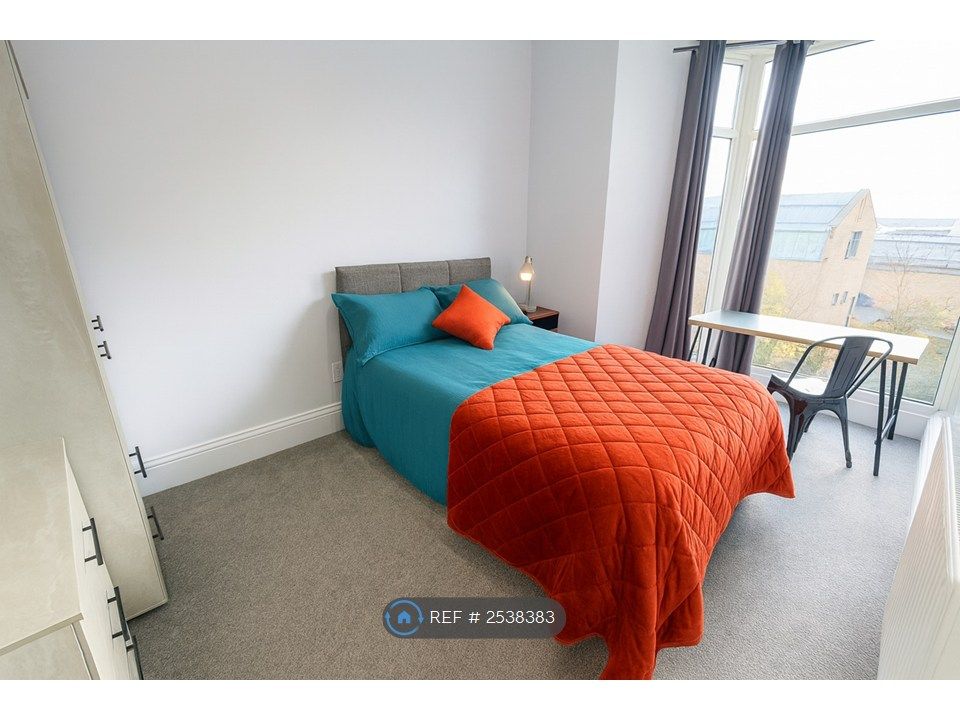 Property photo 2 of 10 Room 4