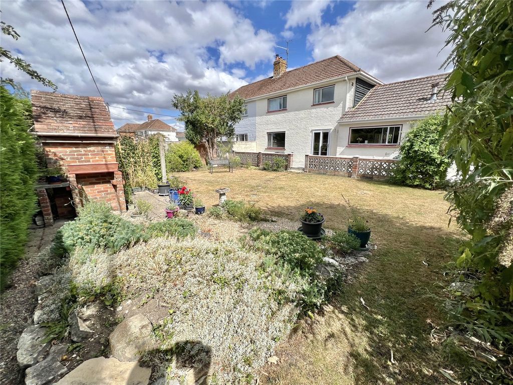 Property photo 2 of 16 Picture No. 02