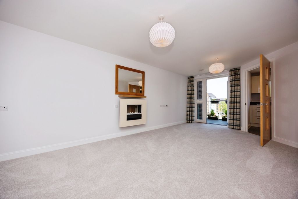 Property photo 3 of 20 Pbox-Img.Jpg