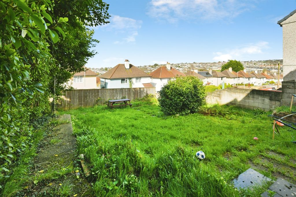 Property photo 3 of 35