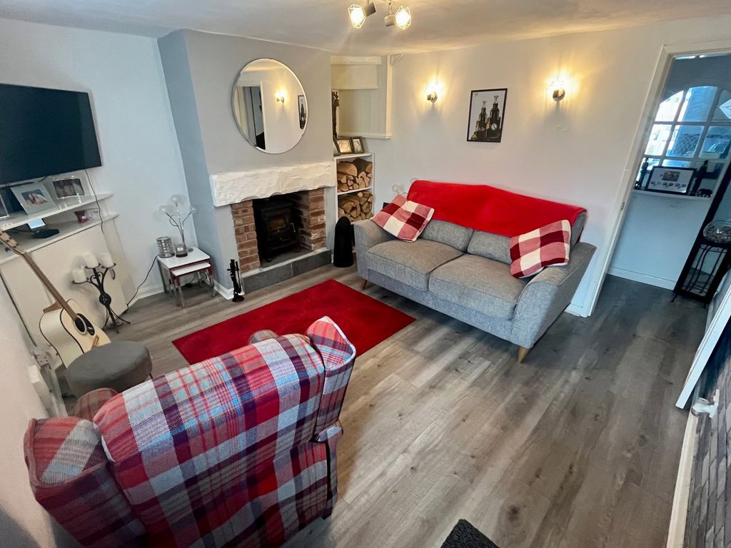 Property photo 2 of 12