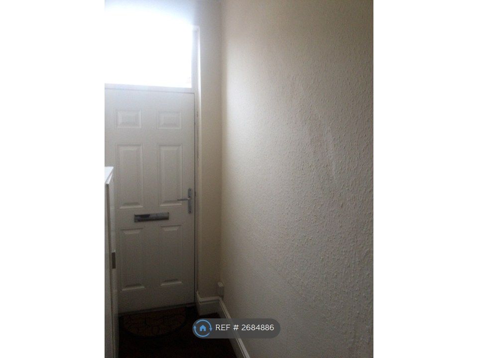 Property photo 2 of 25