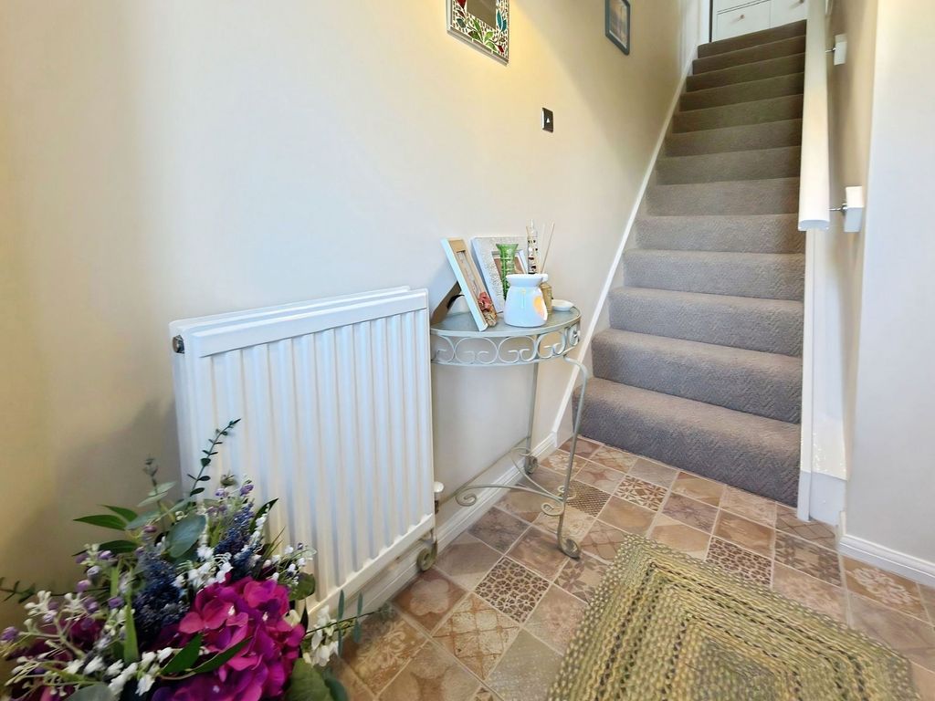 Property photo 3 of 28