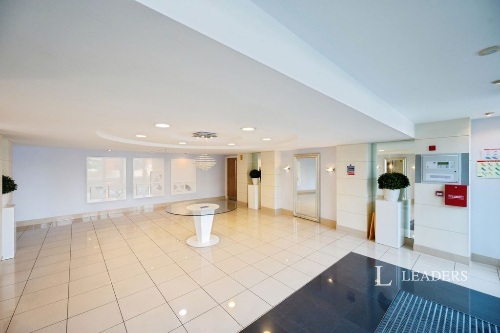 Property photo 2 of 25 Pbox-Img.Jpg